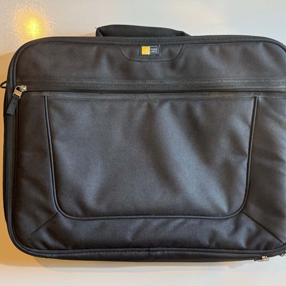 Case Logic 17.3-Inch Laptop Case Black